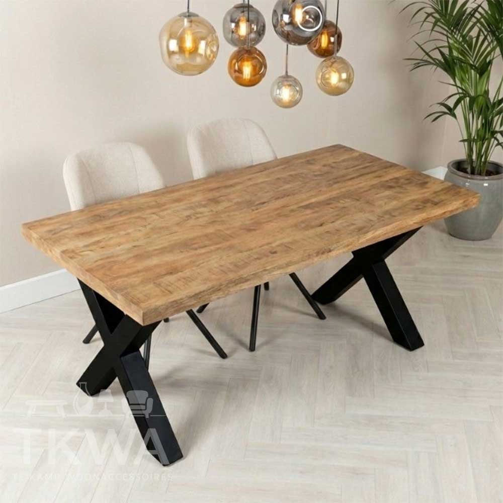 Mangohouten eettafel 160cm rechthoek met stalen X poten.